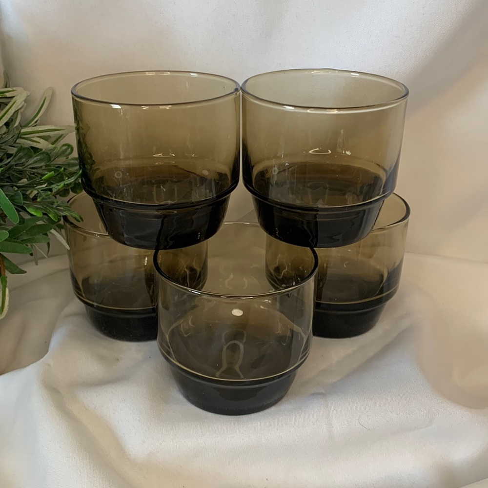 Set a five stacking MCM Vintage smokey glass rocks glasses / tumblers